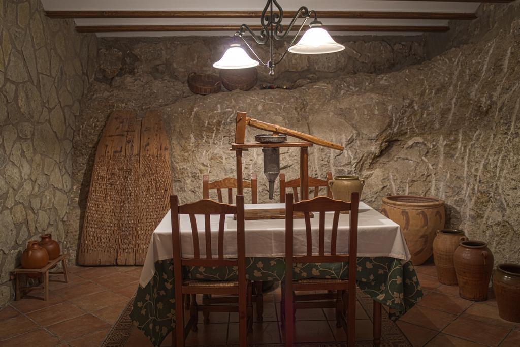 La Posada De Clotilde Cella Bagian luar foto